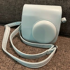 Polaroid camera case. Like new, baby blue color